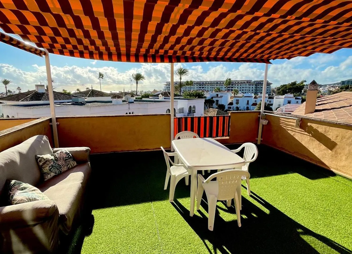 Atico Con Gran Terraza A 50 Metros De La Playa De Casares Daire San Luis de Sabinillas